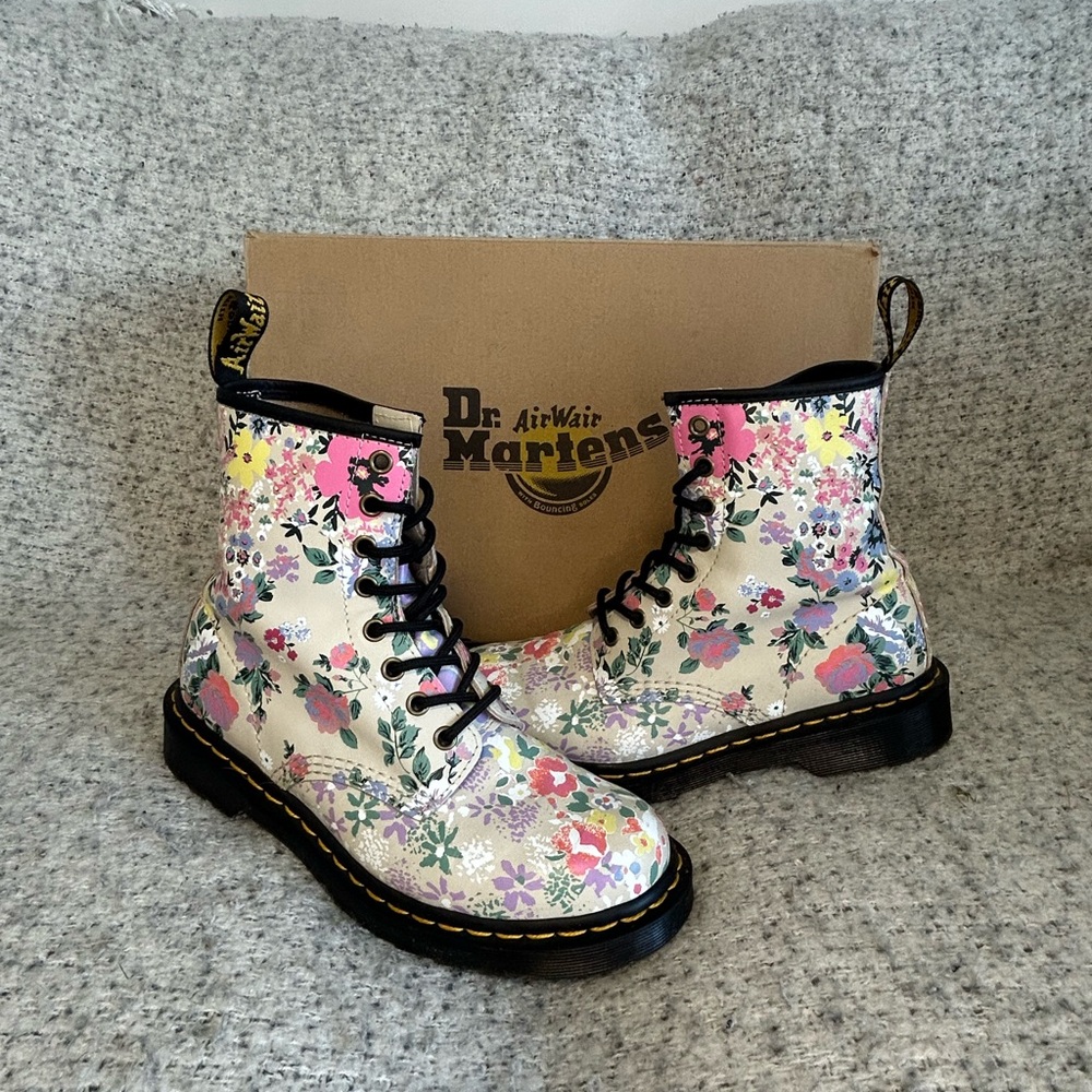 Dr. Martens boots 🌸